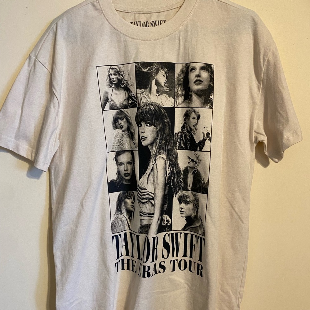 Taylor Swift Authentic Eras tour concert shirt - XS
